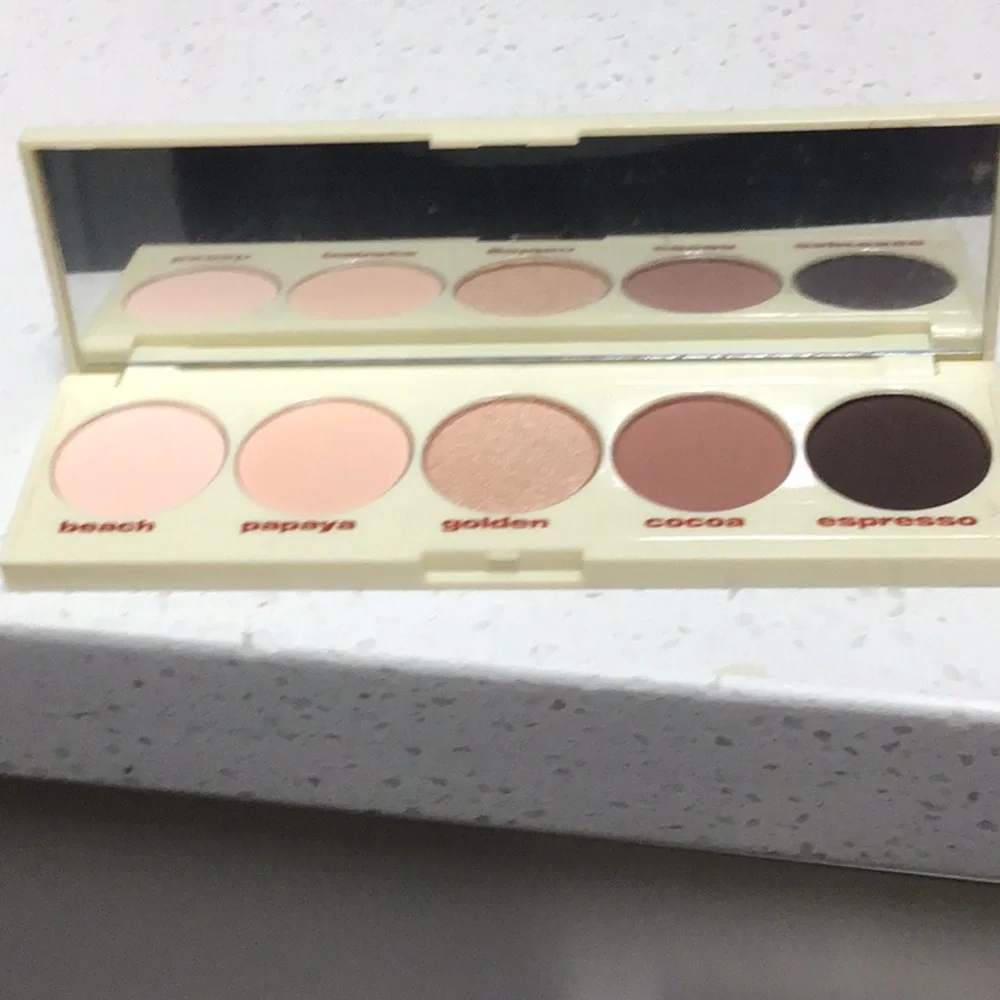 BEAUTY FOR CERTAIN  Playa to Palazzo Eyeshadow Palette
